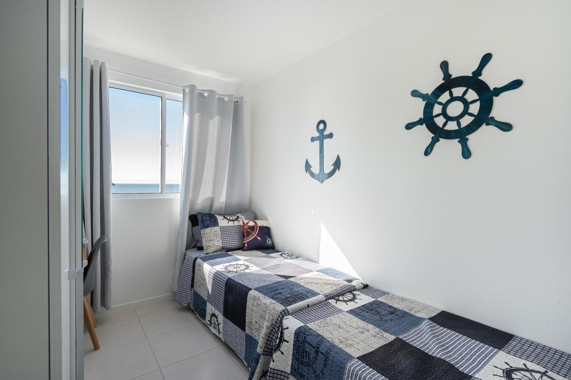 Em Bal 150 M Da Com Sacada, Wi-fi, Piscina, Portaria 24h, Playground E Vaga De Garagem *