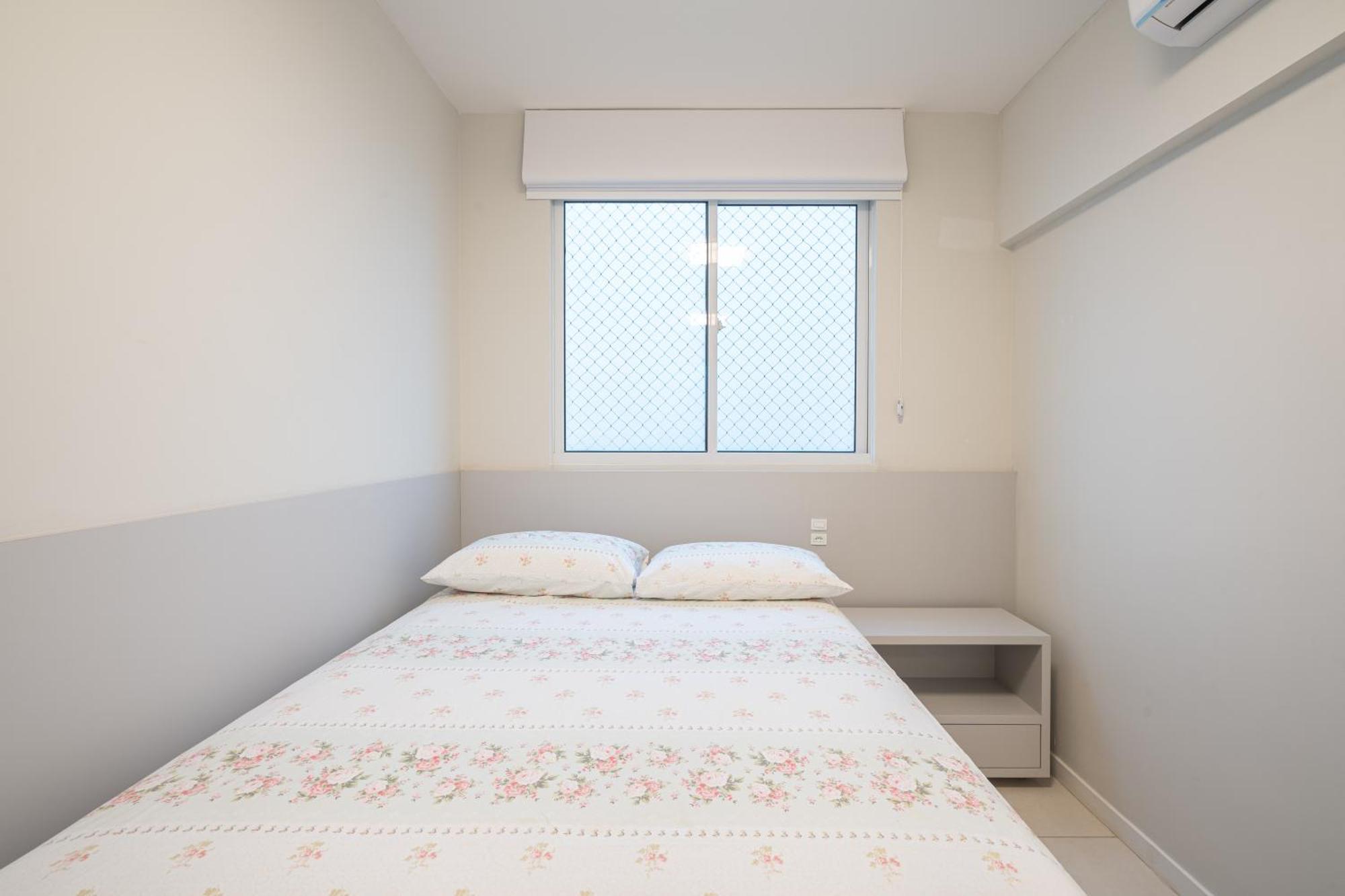 Em Bal 150 M Da Com Sacada, Wi-fi, Piscina, Portaria 24h, Playground E Vaga De Garagem Apartamento