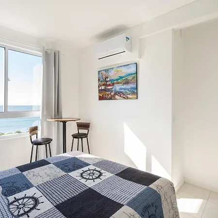 Apartamentos Piçarras: Beachfront Comfort with Pool and 24/7 Security Exterior photo