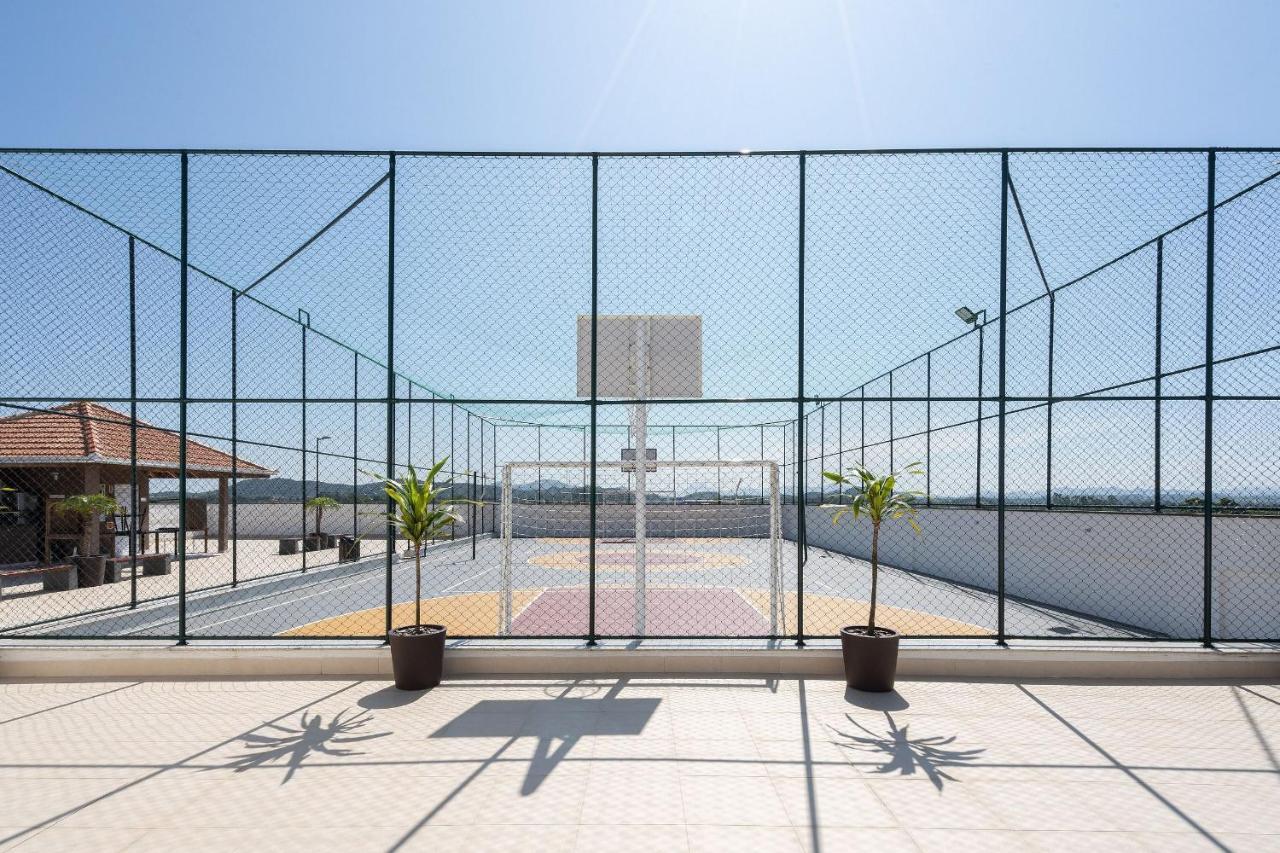 Apartment Piçarras: Beachfront Comfort With Pool And 24/7 Security *