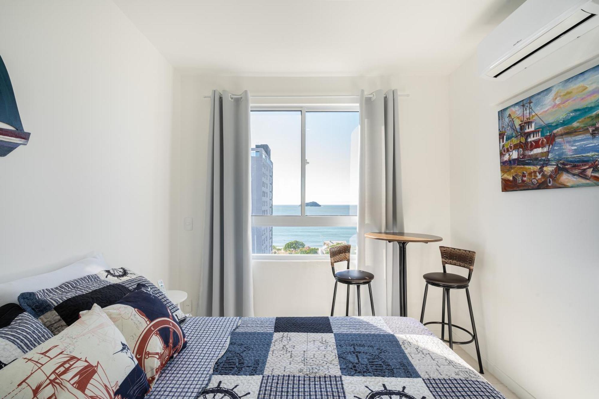 Apartment Piçarras: Beachfront Comfort With Pool And 24/7 Security