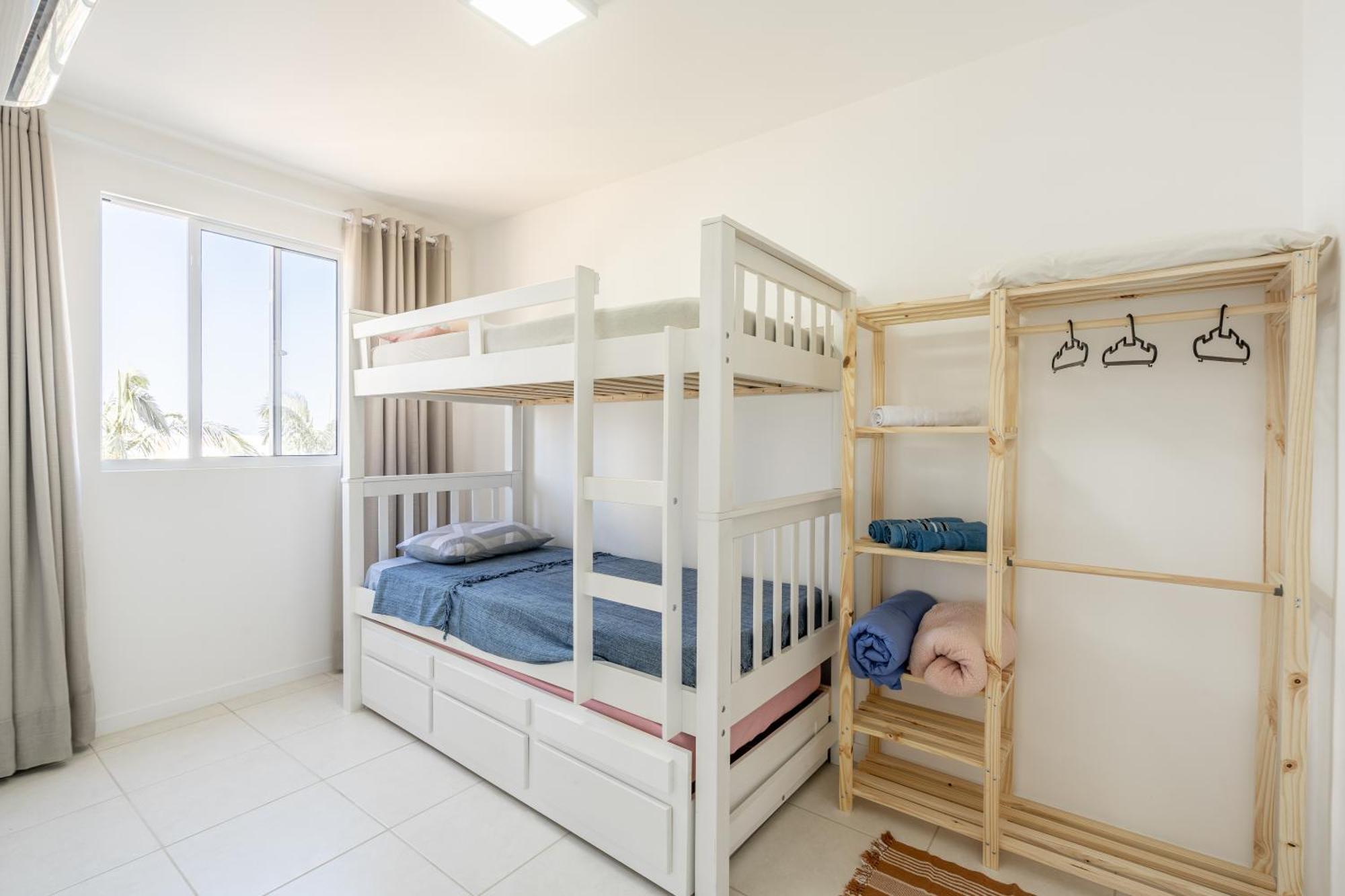 Piçarras: Beachfront Comfort With Pool And 24/7 Security *